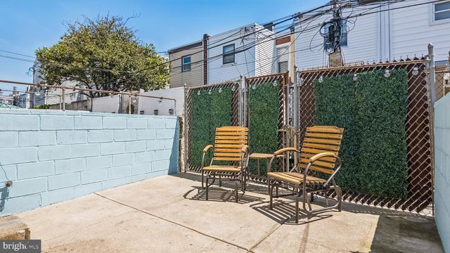 2433 S MOLE ST, Philadelphia, PA 19145