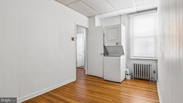 2433 S MOLE ST, Philadelphia, PA 19145