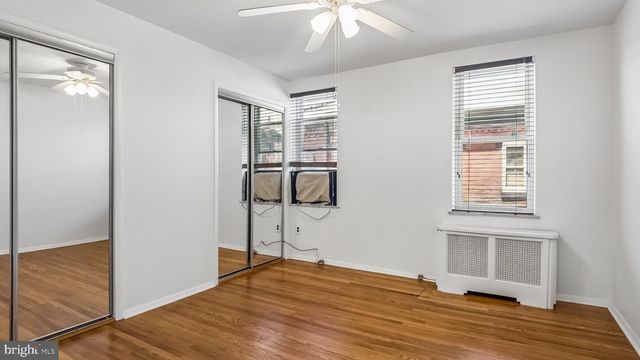 2433 S MOLE ST, Philadelphia, PA 19145