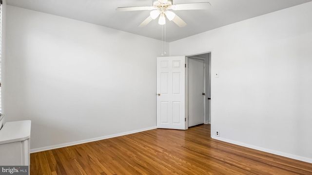 2433 S MOLE ST, Philadelphia, PA 19145