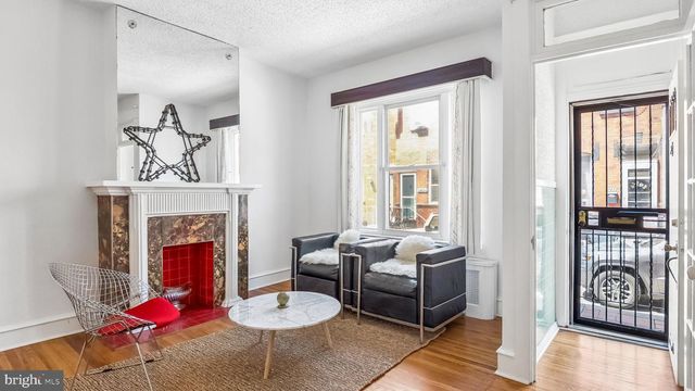 2433 S MOLE ST, Philadelphia, PA 19145