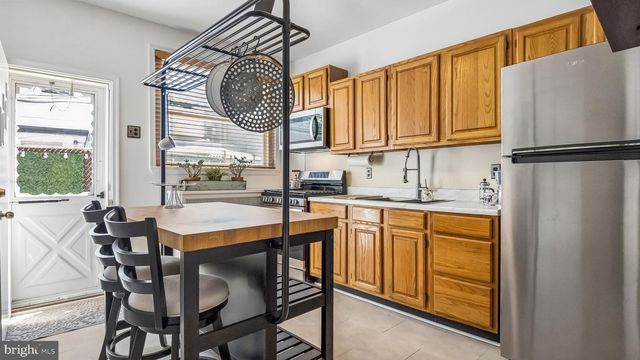 2433 S MOLE ST, Philadelphia, PA 19145
