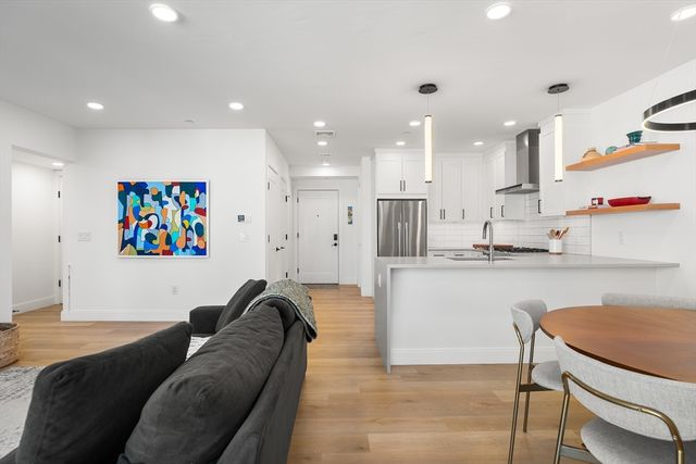 3171 Washington St 204, Boston, MA 02130