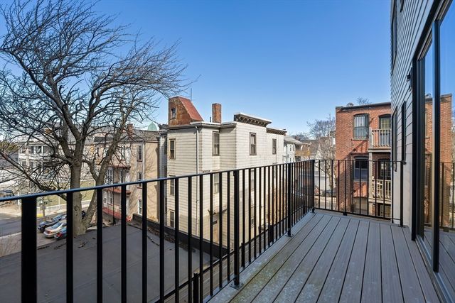 3171 Washington St 204, Boston, MA 02130
