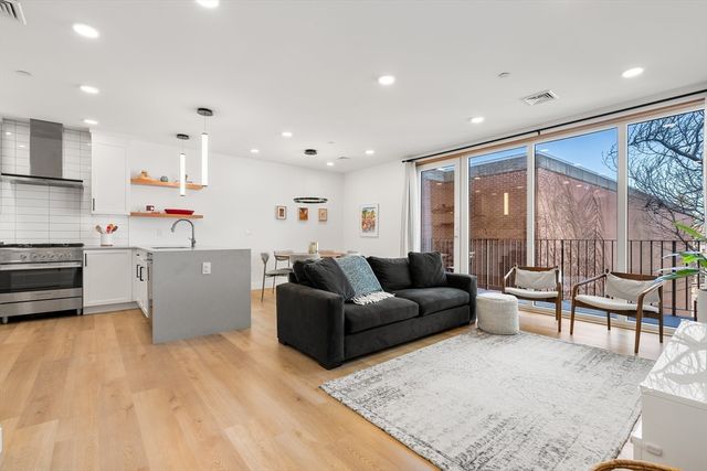 3171 Washington St 204, Boston, MA 02130