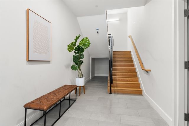 3171 Washington St 204, Boston, MA 02130