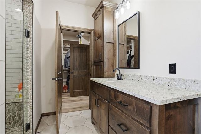 21749 E 1360 Road, Hobart, OK 73651