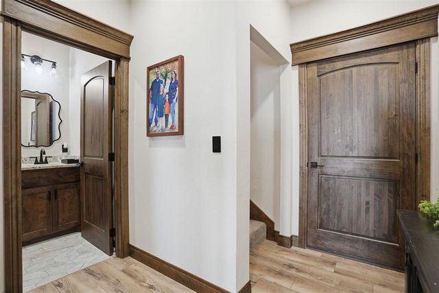 21749 E 1360 Road, Hobart, OK 73651