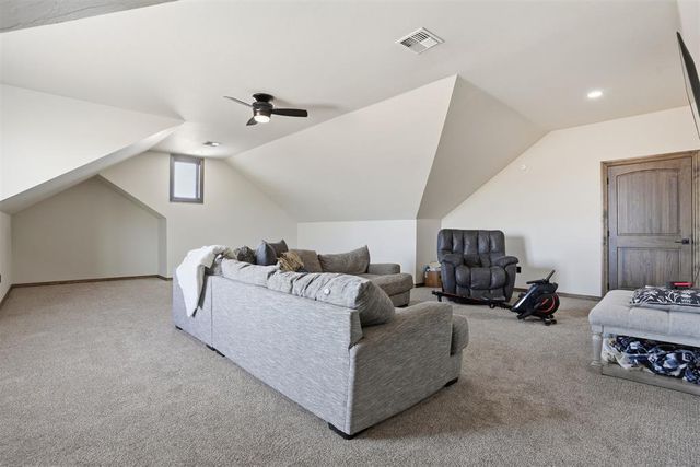 21749 E 1360 Road, Hobart, OK 73651