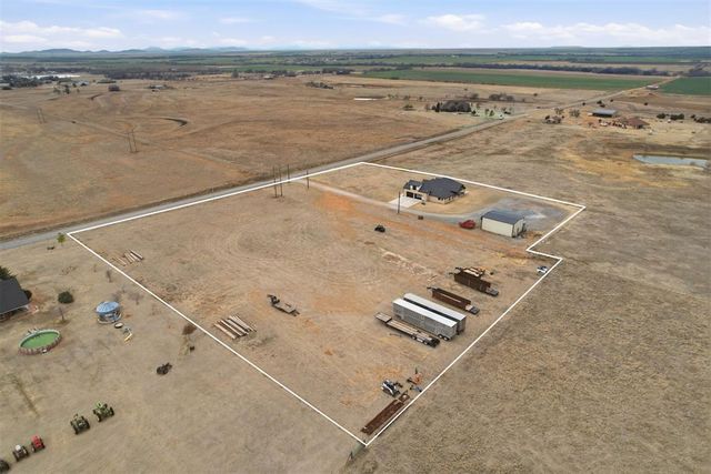 21749 E 1360 Road, Hobart, OK 73651