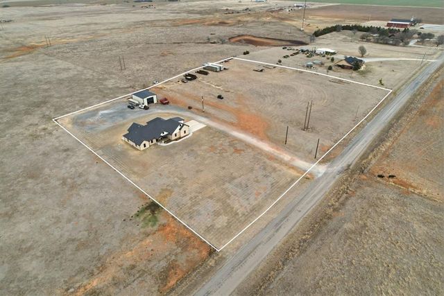 21749 E 1360 Road, Hobart, OK 73651