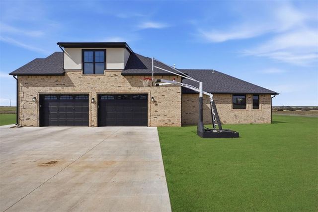 21749 E 1360 Road, Hobart, OK 73651