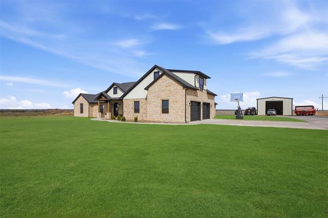 21749 E 1360 Road, Hobart, OK 73651