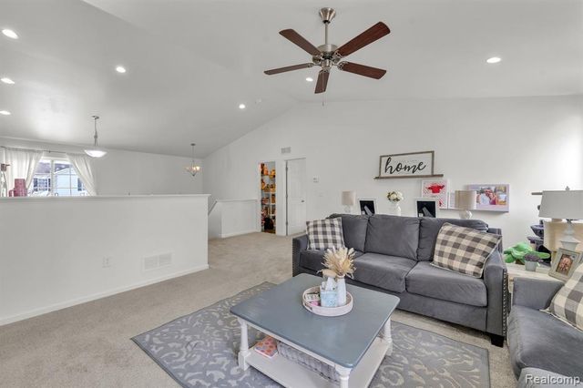 2867 W Fork River Drive, Fowlerville, MI 48836