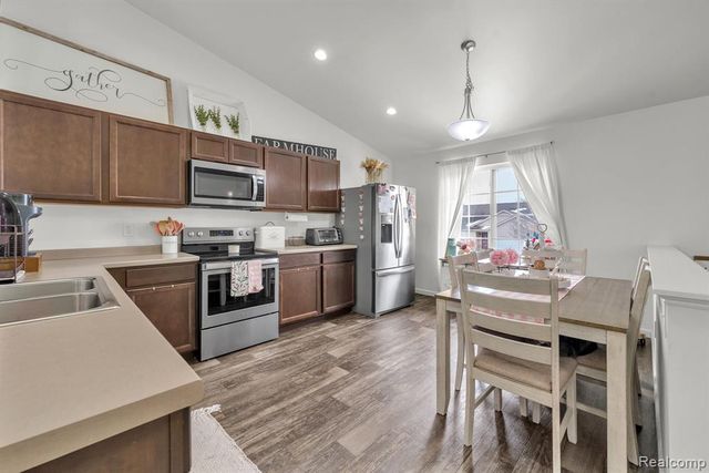 2867 W Fork River Drive, Fowlerville, MI 48836