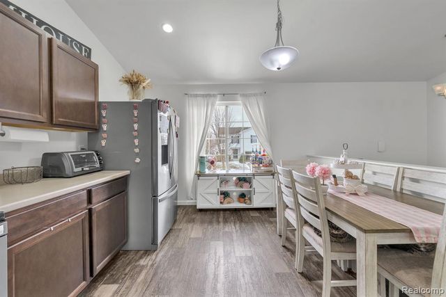 2867 W Fork River Drive, Fowlerville, MI 48836