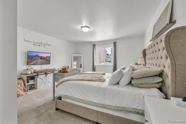 2867 W Fork River Drive, Fowlerville, MI 48836