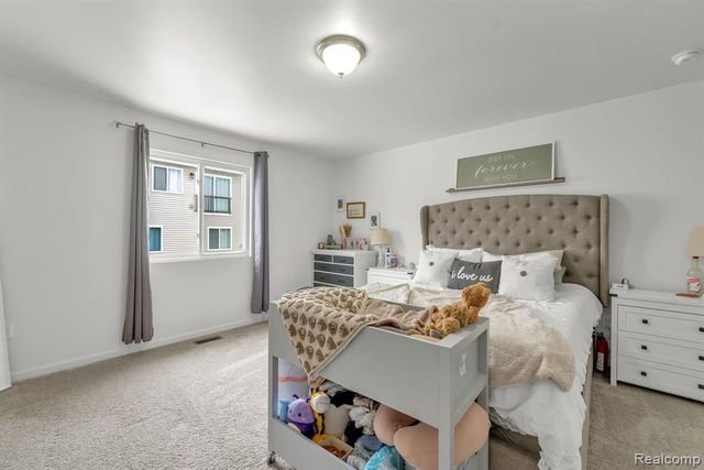 2867 W Fork River Drive, Fowlerville, MI 48836