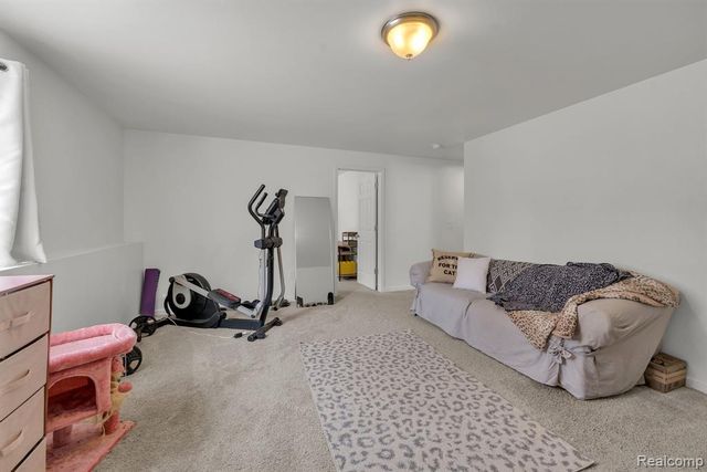 2867 W Fork River Drive, Fowlerville, MI 48836