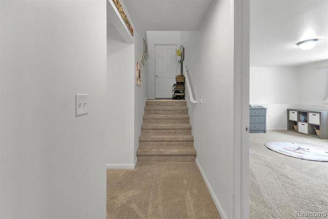 2867 W Fork River Drive, Fowlerville, MI 48836