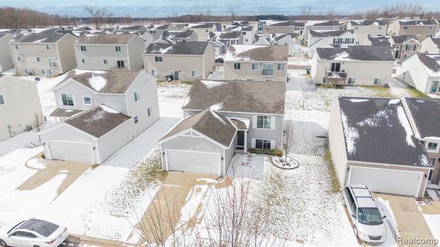 2867 W Fork River Drive, Fowlerville, MI 48836