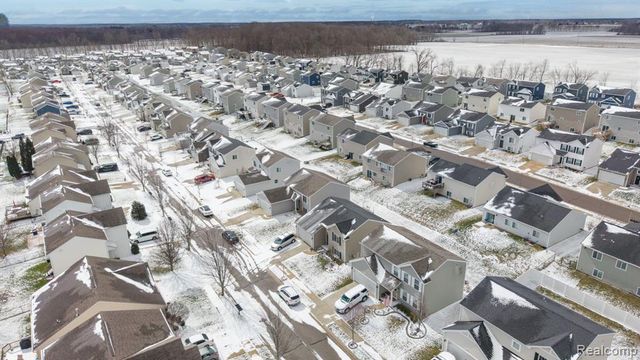 2867 W Fork River Drive, Fowlerville, MI 48836