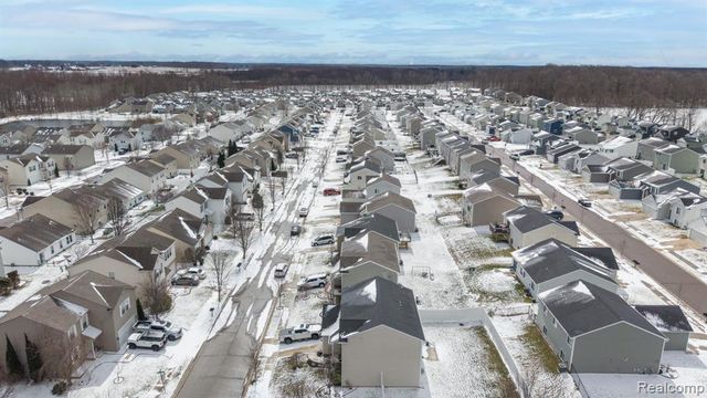 2867 W Fork River Drive, Fowlerville, MI 48836