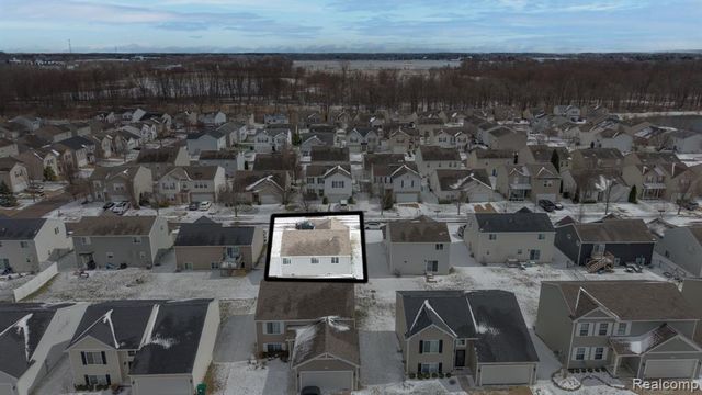 2867 W Fork River Drive, Fowlerville, MI 48836