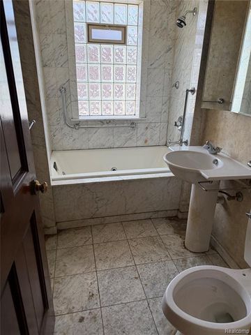 1176 Progress Avenue, Lincoln Park, MI 48146