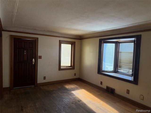 1176 Progress Avenue, Lincoln Park, MI 48146