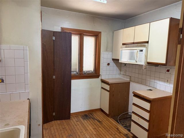 1176 Progress Avenue, Lincoln Park, MI 48146