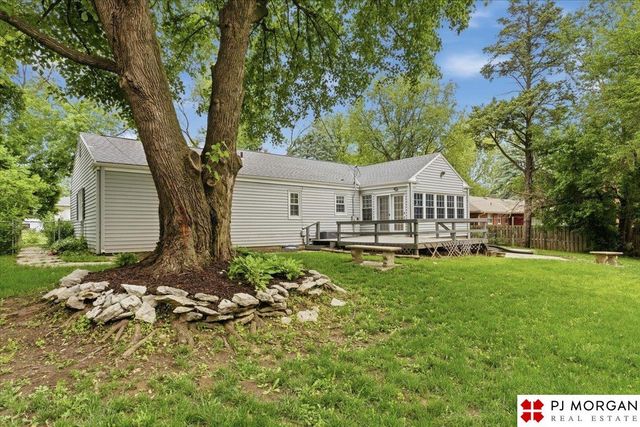 1223 N 95th Avenue, Omaha, NE 68114