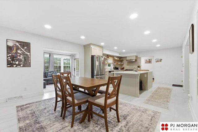 1223 N 95th Avenue, Omaha, NE 68114