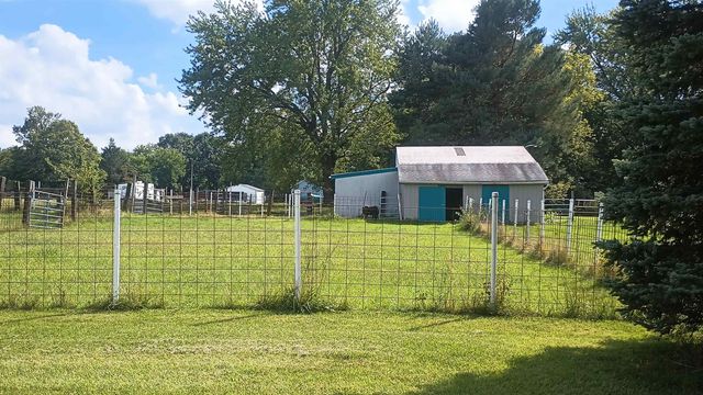 16465 Jennings Road, Fenton, MI 48430