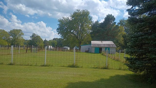 16465 Jennings Road, Fenton, MI 48430