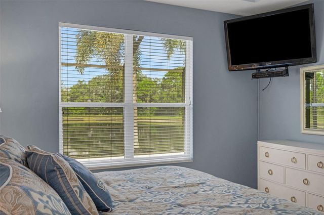 374 LONDONDERRY DRIVE, Sarasota, FL 34240