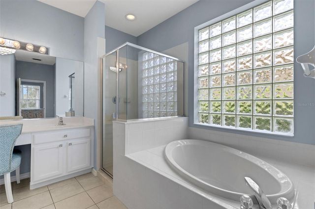 374 LONDONDERRY DRIVE, Sarasota, FL 34240