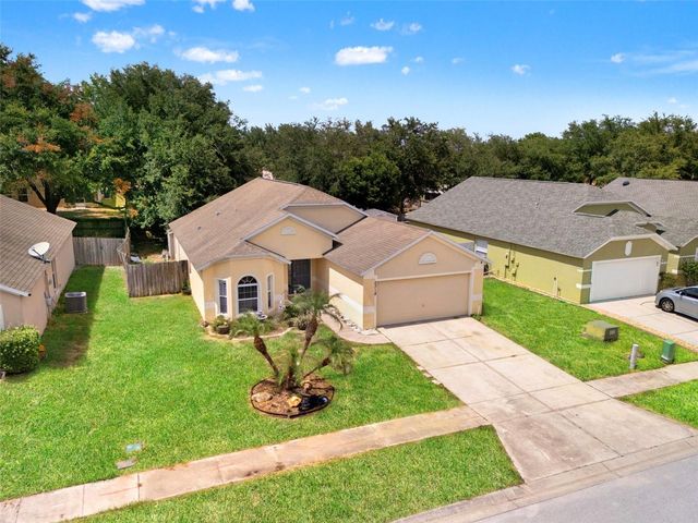 2318 BARONS COURT, Tavares, FL 32778