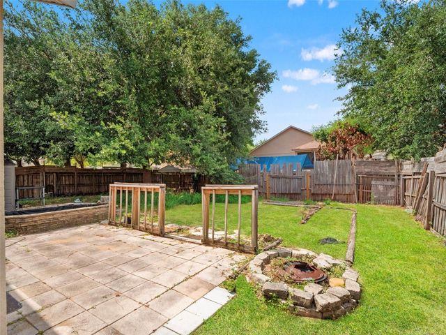 2318 BARONS COURT, Tavares, FL 32778