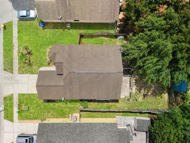 2318 BARONS COURT, Tavares, FL 32778
