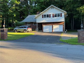 202 Windcrest Drive, Camillus, NY 13031