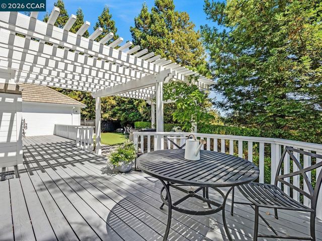 3911 Deer Trail Ln, Danville, CA 94506