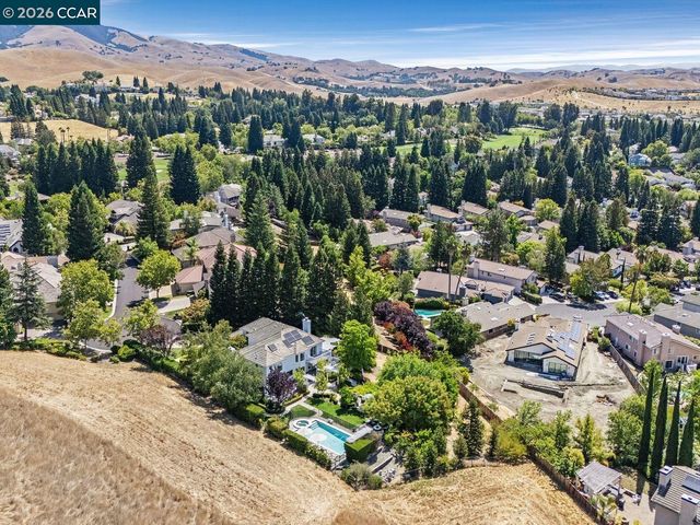 3911 Deer Trail Ln, Danville, CA 94506