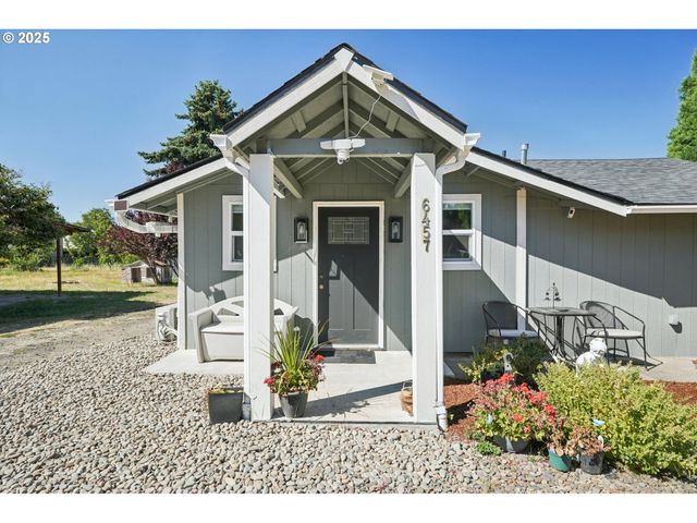 6457 Se JOHNSON St, Hillsboro, OR 97123