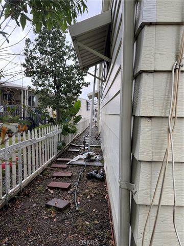 301 E Foothill 6, Pomona, CA 91767