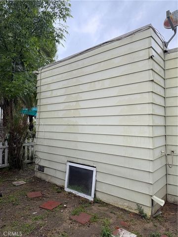 301 E Foothill 6, Pomona, CA 91767