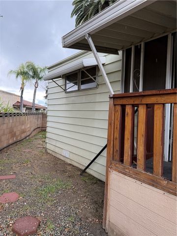 301 E Foothill 6, Pomona, CA 91767