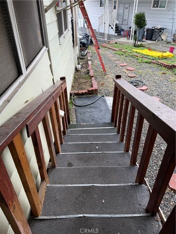 301 E Foothill 6, Pomona, CA 91767