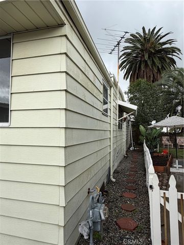 301 E Foothill 6, Pomona, CA 91767