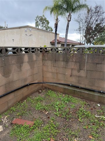 301 E Foothill 6, Pomona, CA 91767